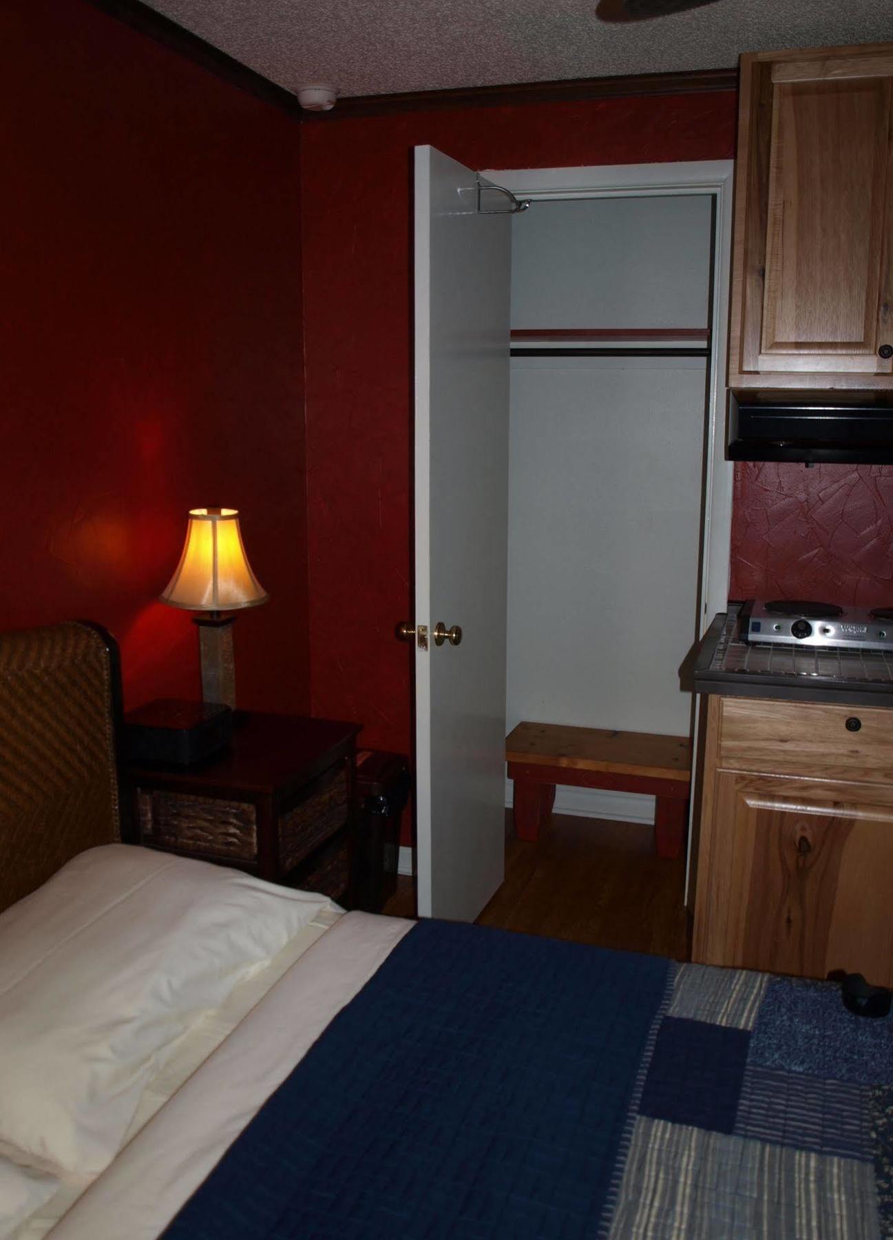 Riverside Motel Hayward Bagian luar foto